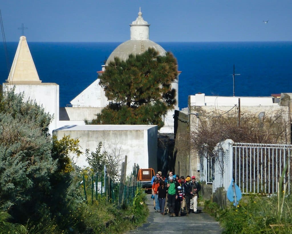 Scoprendo i luoghi imperdibili sull’isola di Stromboli a Ginostra.